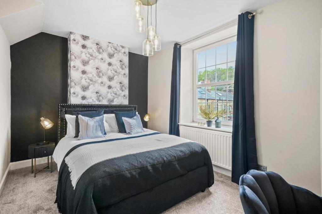 Deluxe 5 Bed In Central Whitby - Parking - Hot Tub Exterior photo