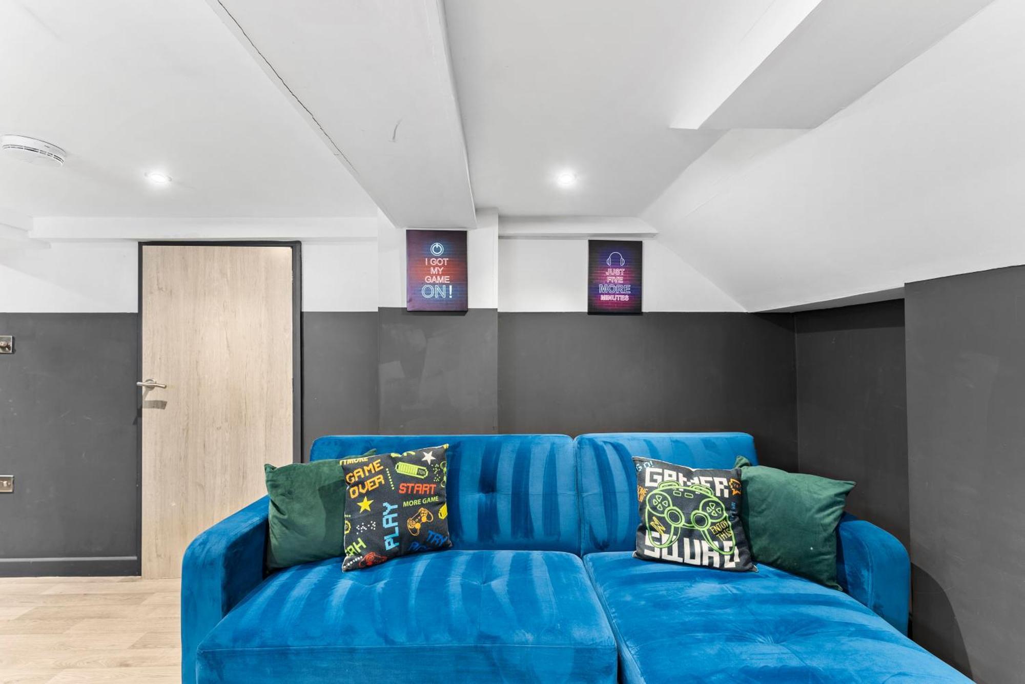 Deluxe 5 Bed In Central Whitby - Parking - Hot Tub Exterior photo